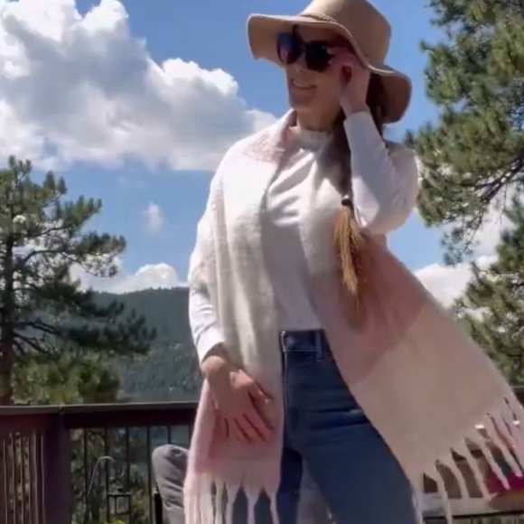 Scarf - Picture 2 of 13